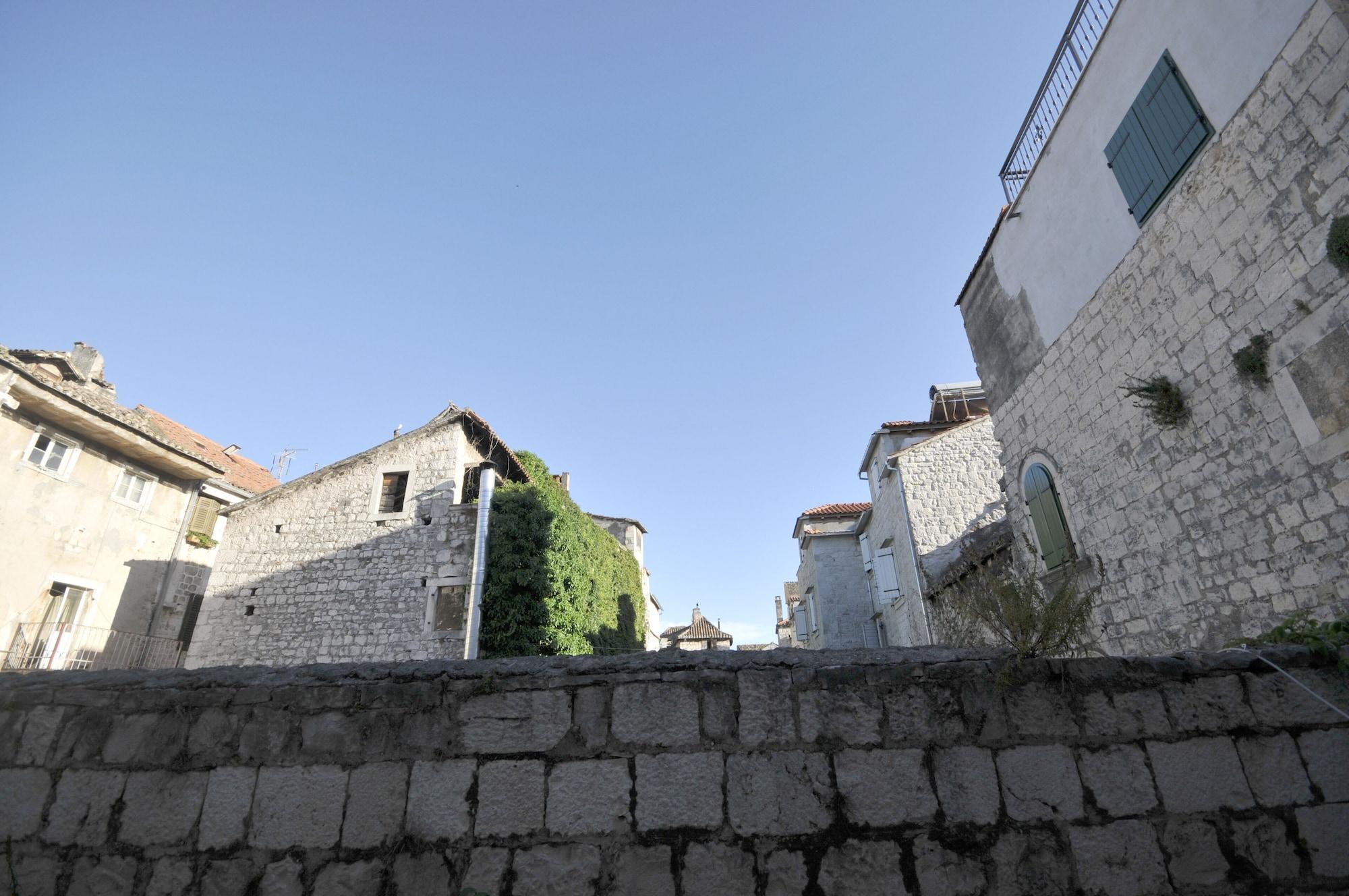 Palace Central Square Trogir Exteriör bild