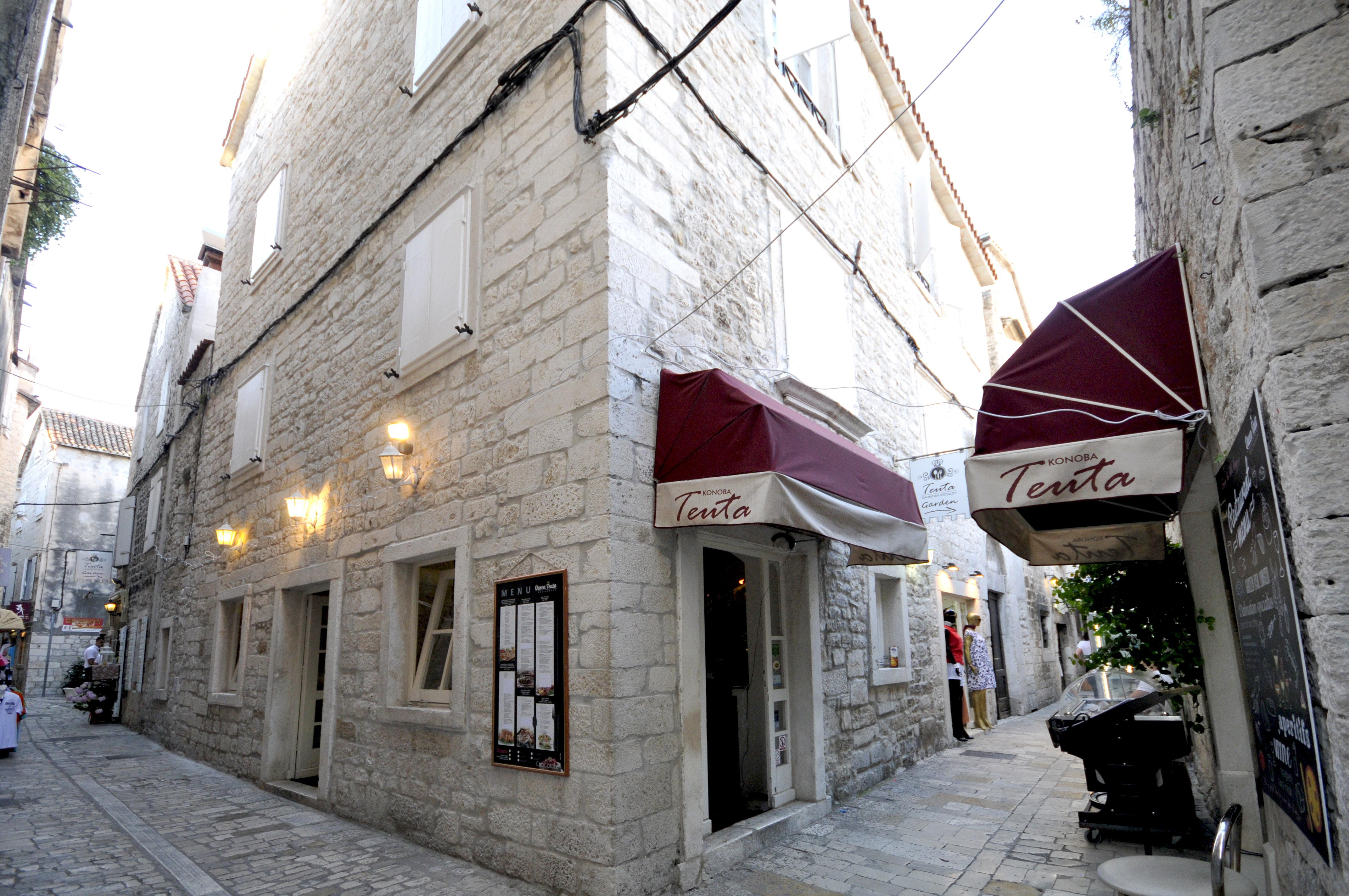 Palace Central Square Trogir Exteriör bild